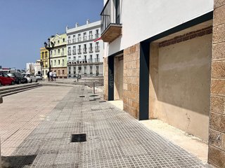Oficina en alquiler en La Caleta - La Viña en Cádiz