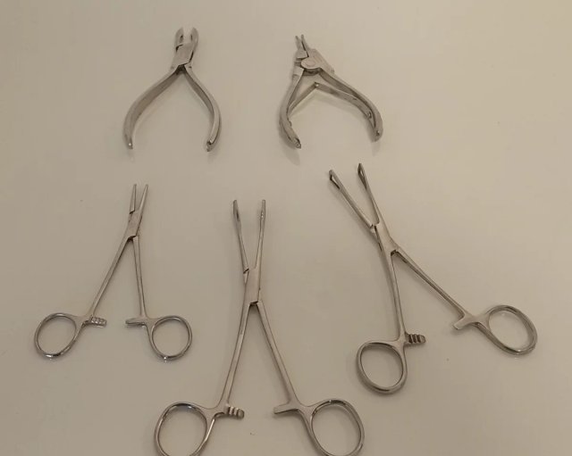 SET STRUMENTI PER PIERCING (5 PEZZI)