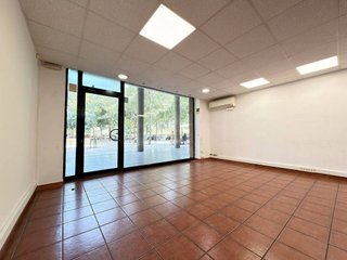 Local comercial en venta en La Marina de Port en Barcelona