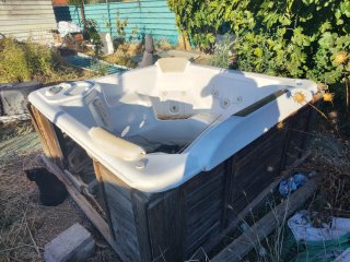 Jacuzzi con Carcasa de Madera