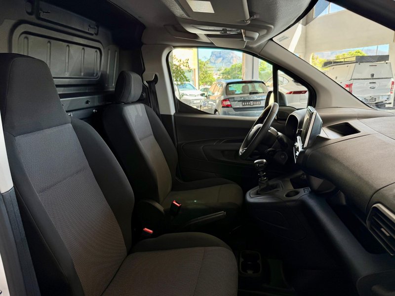 Citroën Berlingo 2022, foto 15