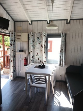 BUNGALOWS / CASAS DE MADERA PARA 2, 4, 5 Y 6 PERSO