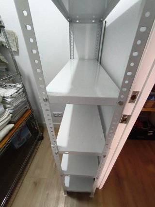 Estantería modular blanca metálica