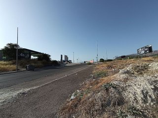 Terreno en venta en Renfe - Bulevar 1º y 2º Fase en Jaén