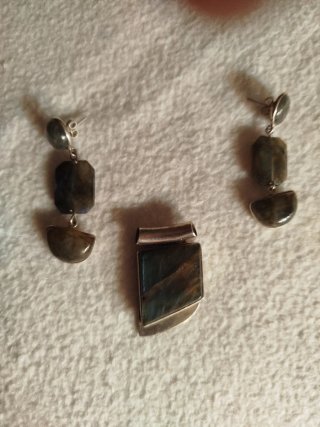 Conjunto de Pendientes y Colgante Labradorita