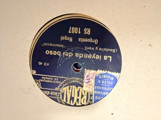 Lote 2 Álbumes Antiguos y 15 Discos 78 RPM