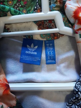 Chaqueta Adidas Estampado Floral