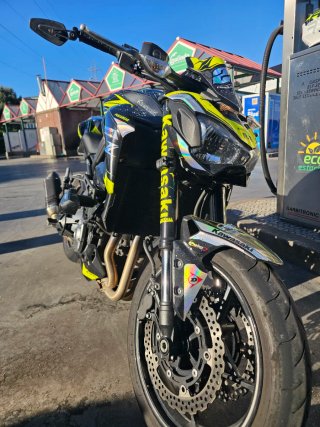 Kawasaki Z900 Full