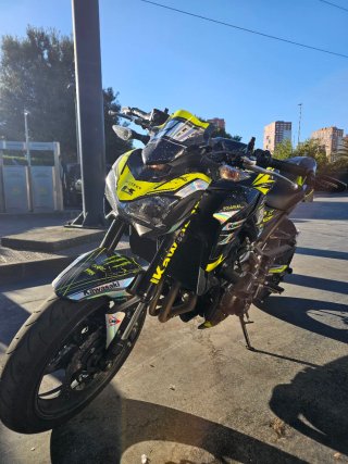 Kawasaki Z900 Full