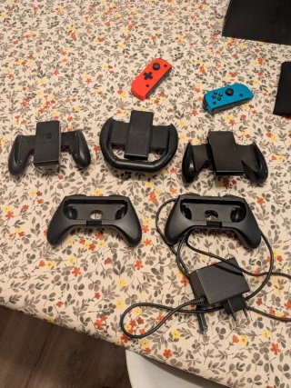 Nintendo Switch con Joy-Con Rojo y Azul