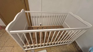 Cuna de bebé blanca
