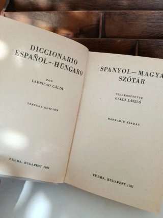 Diccionario español húngaro