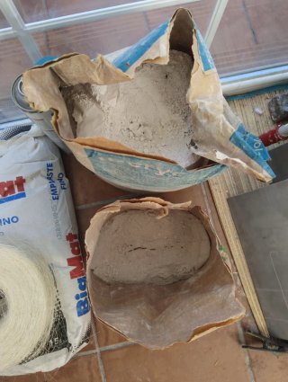 Sobrante yeso,escayola y rollo de esparto entero