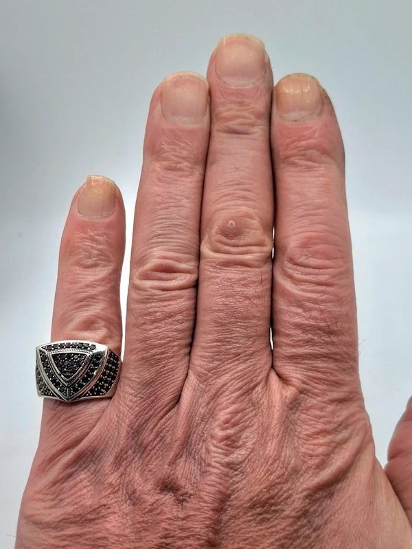 Anillo de Plata 925 y Circonitas Negras