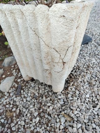 4 Maceteros de piedra grande con diseño ondulado