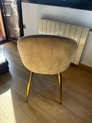 Butaca de Terciopelo Beige y Patas Doradas