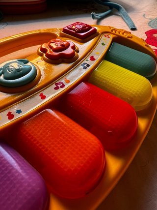 Piano infantil musical con formas