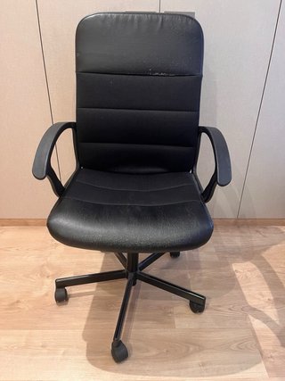 Silla de despacho negra de ikea