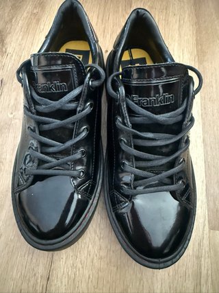 Zapatillas D.Franklin charol negras plataforma