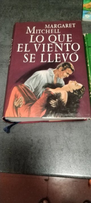 Cinco libros de lectura y tres infantiles