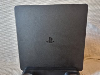 Ps4 SLIM 500GB Negra + mando + base