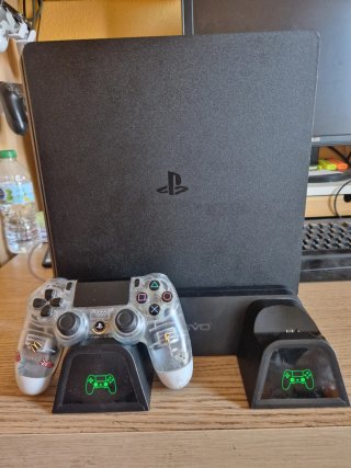 Ps4 SLIM 500GB Negra + mando + base