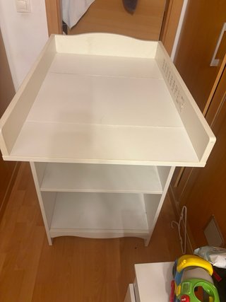Cambiador de Bebé Blanco y cuna con colchon inclui