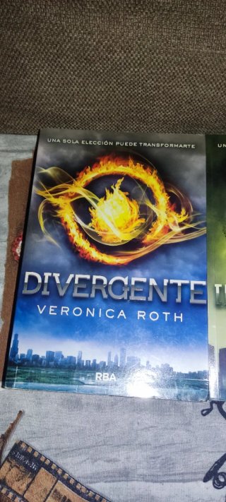 2 libros saga divergente