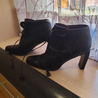 Botines de Piel Negros Talla 40 en muy buen estado