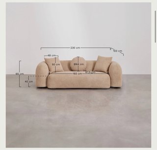 Sofá de tela beige