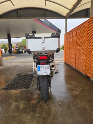 BMW F850GS Adventure Gris y Dorado
