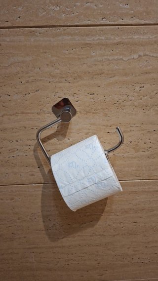 Accesorios de baño plateados