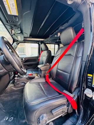 Jeep Wrangler Unlimited Sahara 2022 · Look Rubicon