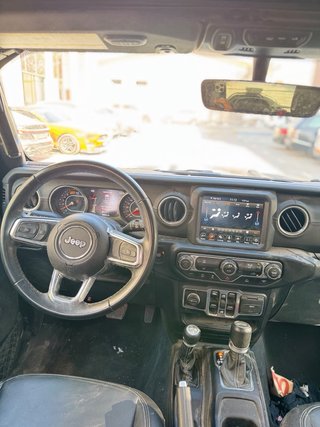 Jeep Wrangler Unlimited Sahara 2022 · Look Rubicon