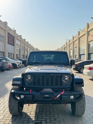 Jeep Wrangler Unlimited Sahara 2022 · Look Rubicon