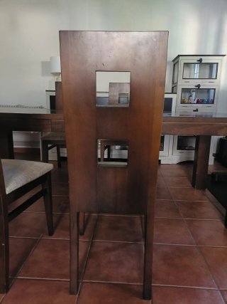 Mesa comedor y 4 sillas madera y tela