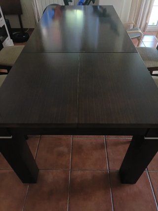 Mesa comedor y 4 sillas madera y tela