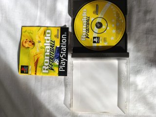 Ronaldo V-Football PS1 (Deportes)