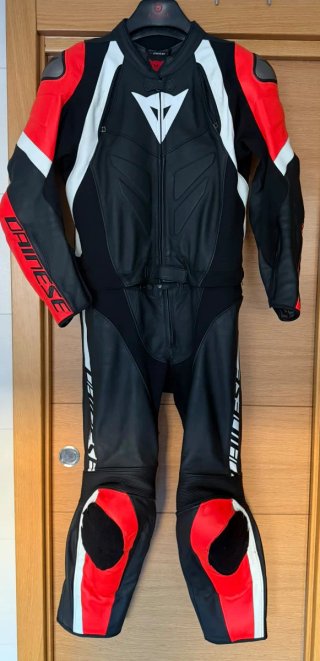 Mono Dainese Avro 4 - 2 piezas