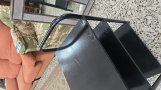 Carrito Auxiliar Negro de Tres Niveles