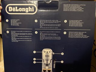 Cafetera Espresso DeLonghi Dedica Negra