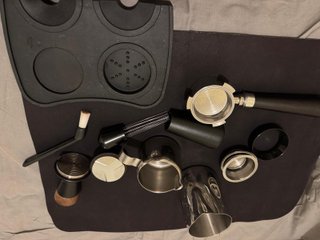 Cafetera Espresso DeLonghi Dedica Negra