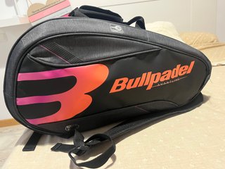Paletero Bullpadel Avantline Negro y Rosa