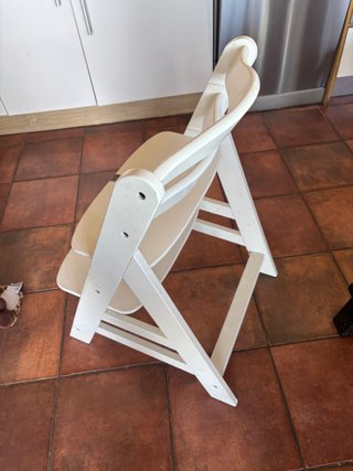 Silla Alta de Madera Blanca Tipo Stokke