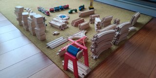 Tren de madera y accesorios