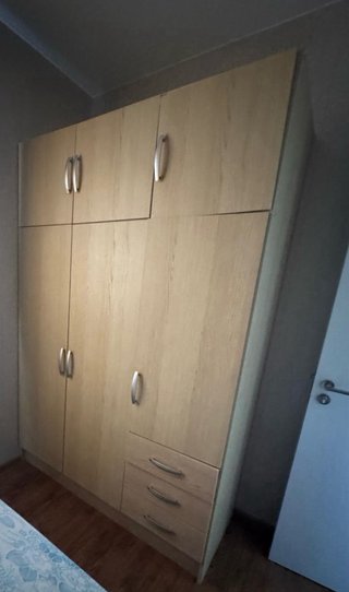 Armario de madera