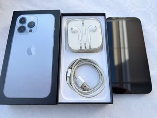 iPhone 13 Pro 128GB Caja y Accesorios