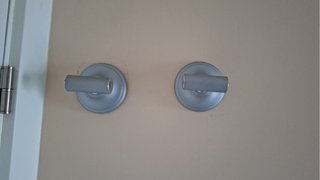 Colgadores de pared plateados