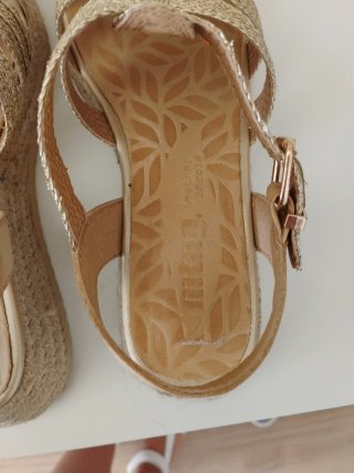 Sandalias Mustang Doradas Talla 39