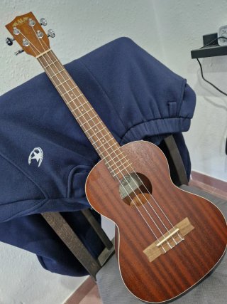 Ukelele Tenor Eléctrico Kala